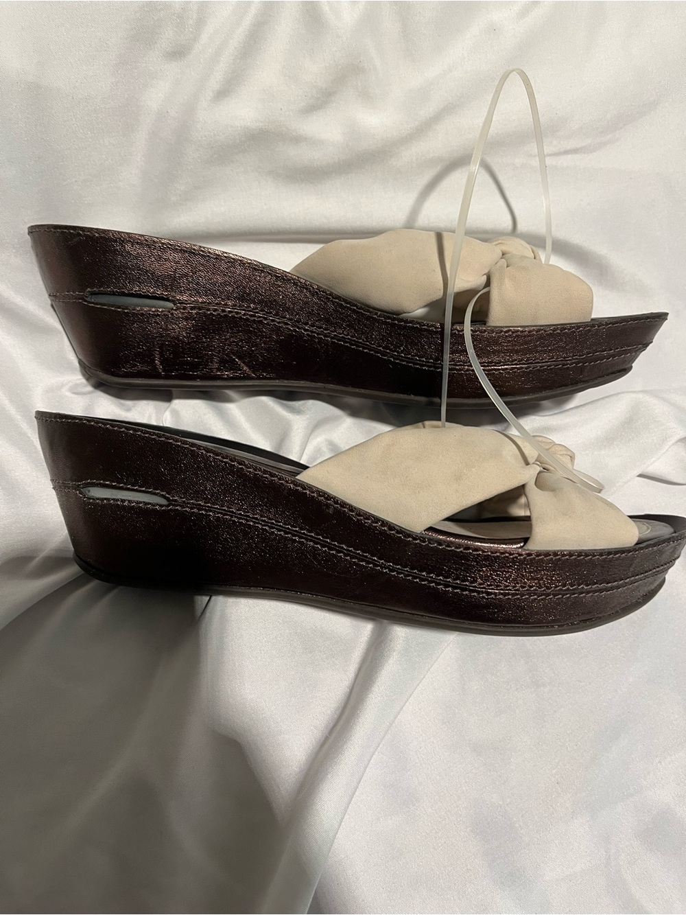 Cole Haan Beige Knot-Front Slide Mules - Picture 3 of 8